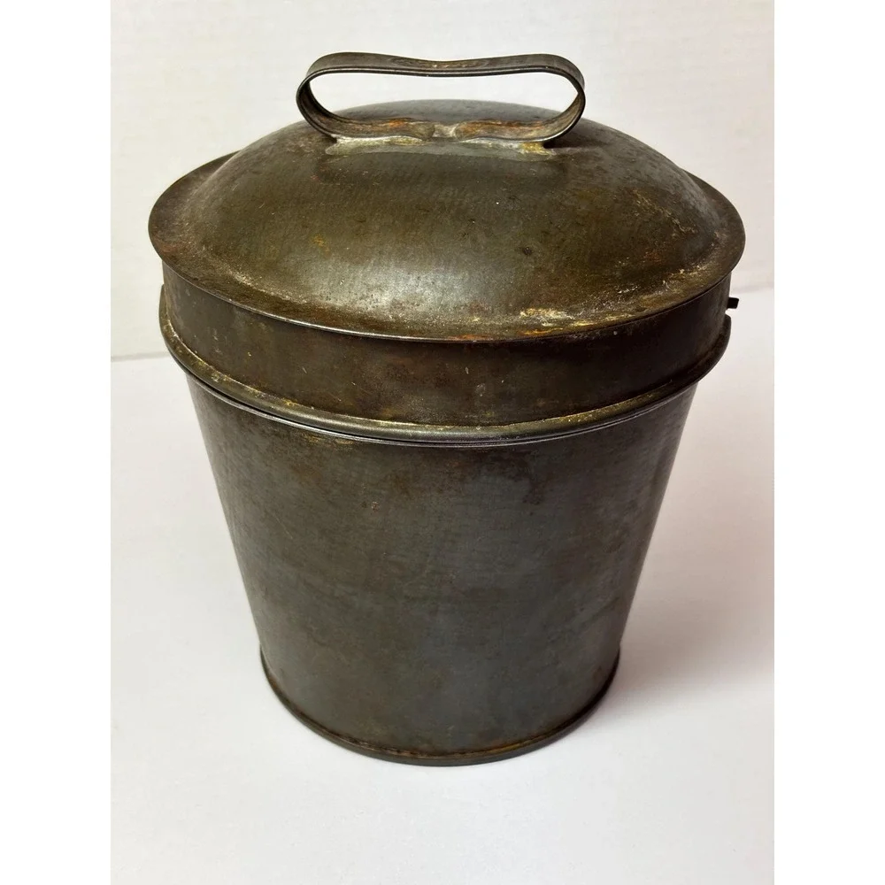 Bundt Cake Pan Jell-O Mold Locking Lid Triangle Vintage Fries